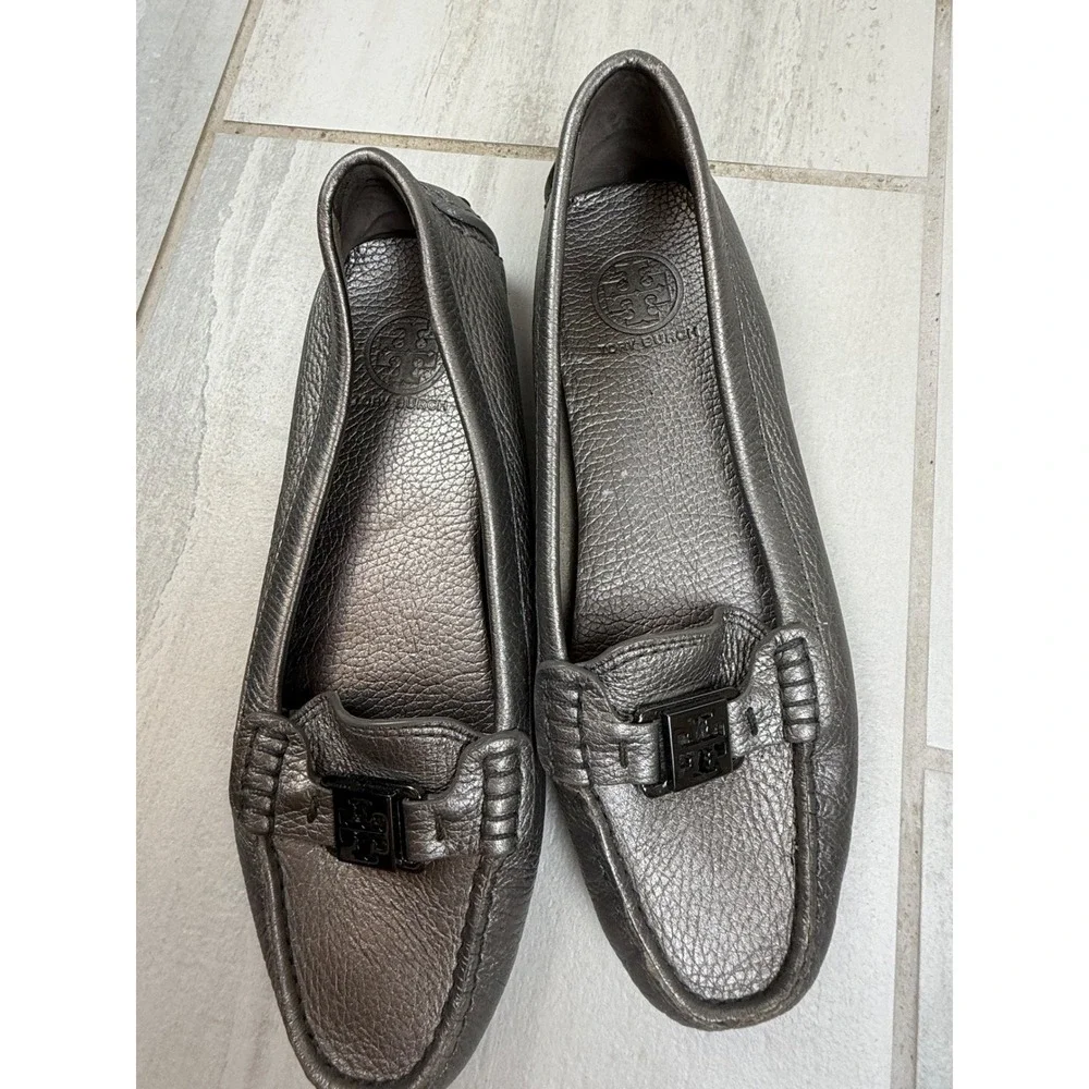 Tory Burch Metallic Pewter Leather Logo Driving Loafers Shoes Womens 9M Gunmetal
